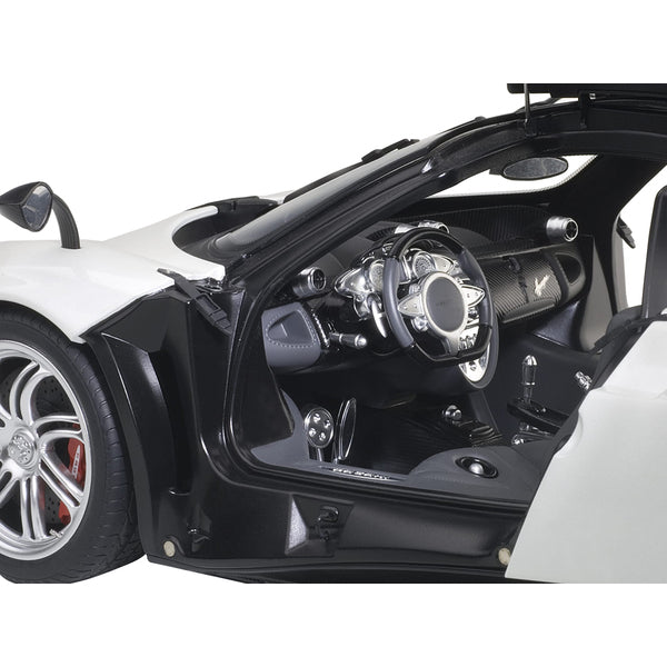 Pagani Huayra White 1/12 Model Car by Autoart