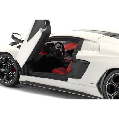 Lamborghini Countach LPI 800-4 White 1/24 Diecast Model Car by Bburago