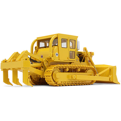 International Harvester TD-25 Dozer with Enclosed Cab and Ripper 1/25 Diecast Model by First Gear