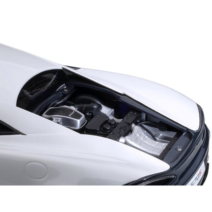 Mclaren 570S White with Black Wheels 1/18 Model Car by Autoart