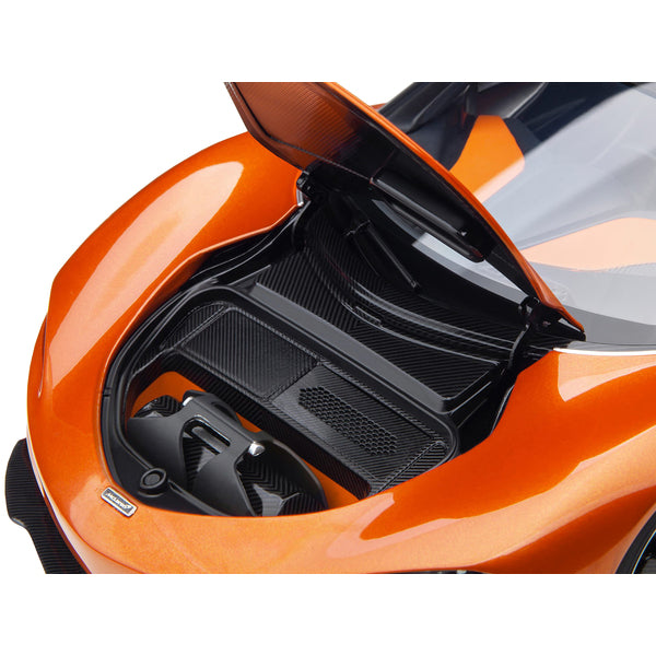 McLaren Speedtail Volcano Orange Metallic with Black Top and Suitcase Accessories 1/18 Model Car by Autoart