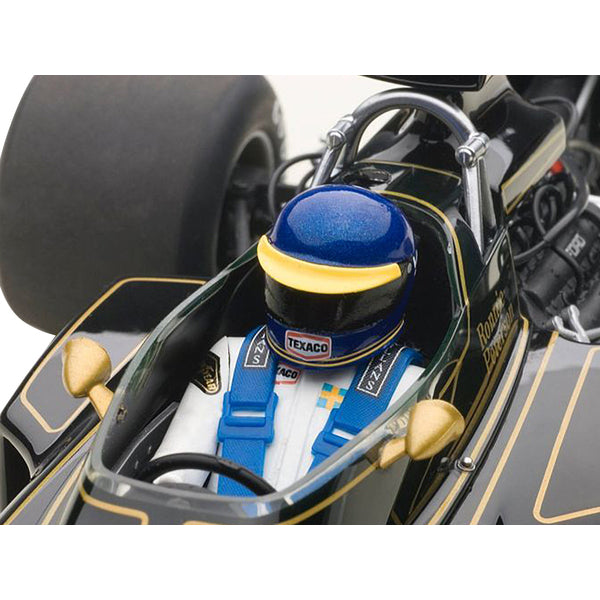 Lotus 72E 1973 Ronnie Peterson #2 with Driver Figurine in Cockpit 1/18 Model Car by Autoart