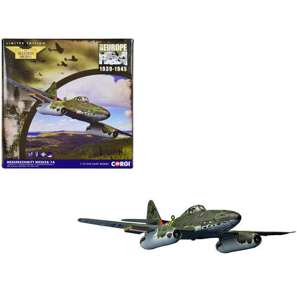 Messerschmitt Me262A-1A Fighter Aircraft "LT. Walter Hagenah III - Jagdeschwader 7 Larz Airfield Germany" (1945) German Luftwaffe "The Aviation Archive" Series 1/72 Diecast Model by Corgi