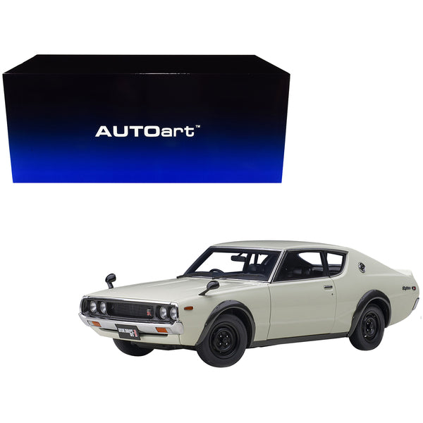 Nissan Skyline 2000GT-R (KPGC110) RHD (Right Hand Drive) White 1/18 Model Car by Autoart