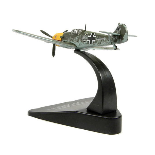 Messerschmitt Bf 109E-4 Fighter Plane Pilot: Hauptmann Wolfgang Lippert GrpKdr II/JG 27 (1940) "Oxford Aviation" Series 1/72 Diecast Model Airplane by Oxford Diecast