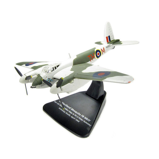 DeHavilland Mosquito FB MKVI Combat Aircraft "Sqd. Ldr. Robert Allen Kip and Flt. Lt. Peter Huletsky Holmsley South" (1944) Royal Air Force "Oxford Aviation" Series 1/72 Diecast Model Airplane by Oxford Diecast