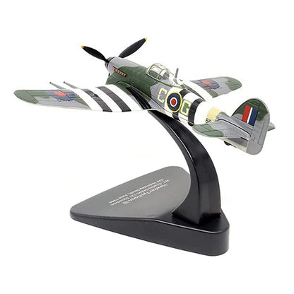 Hawker Typhoon 1B War Plane W.C. Charles Green 121 Squadron RAF Holmsley South (June 1944) "Oxford Aviation" Series 1/72 Diecast Model Airplane by Oxford Diecast