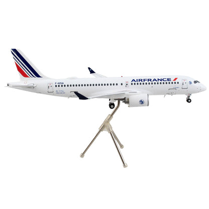 Airbus A220-300 Commercial Aircraft "Air France" White with Striped Tail "Gemini 200" Series 1/200 Diecast Model Airplane by GeminiJets