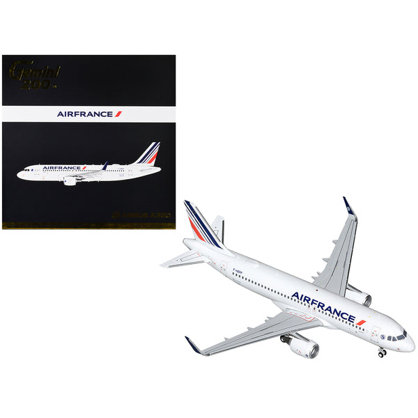 Airbus A320 Commercial Aircraft "Air France" White with Tail Stripes "Gemini 200" Series 1/200 Diecast Model Airplane by GeminiJets