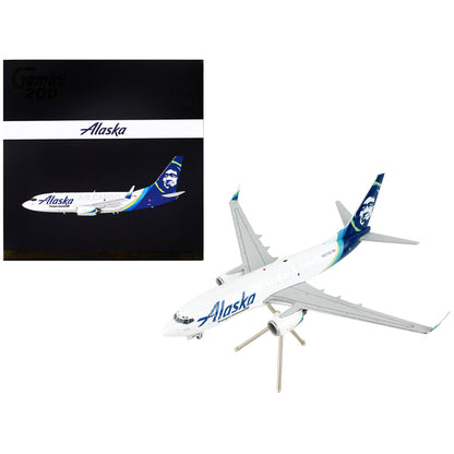 Boeing 737-700BDSF Commercial Aircraft "Alaska Air Cargo" White with Blue Tail "Gemini 200" Series 1/200 Diecast Model Airplane by GeminiJets