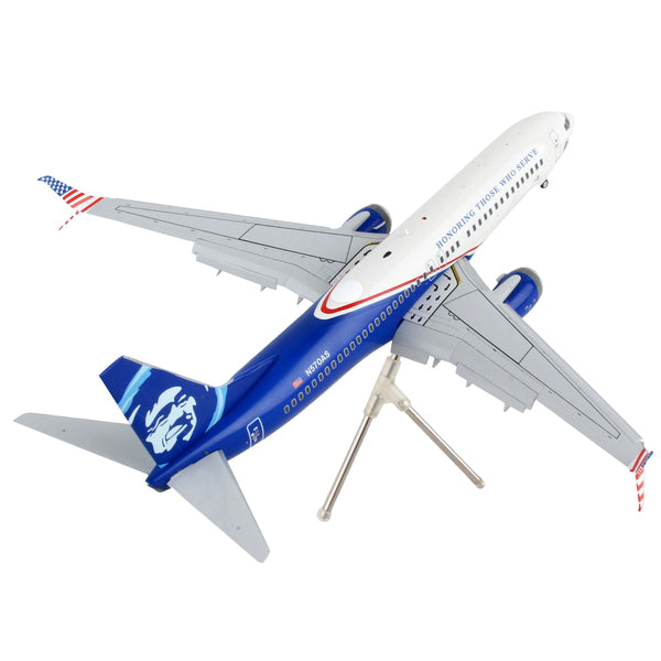 Boeing 737-800 Commercial Aircraft with Flaps Down "Alaska Airlines - Honoring Those Who Serve" White and Blue "Gemini 200" Series 1/200 Diecast Model Airplane by GeminiJets