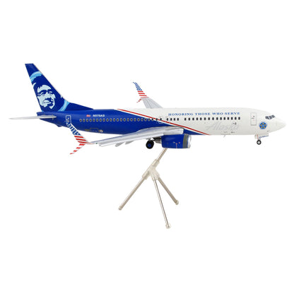 Boeing 737-800 Commercial Aircraft with Flaps Down "Alaska Airlines - Honoring Those Who Serve" White and Blue "Gemini 200" Series 1/200 Diecast Model Airplane by GeminiJets