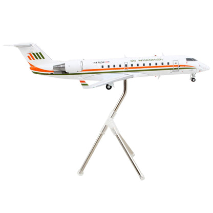 Bombardier CRJ200 Commercial Aircraft "Air Wisconsin" White with Orange and Green Stripes "Gemini 200" Series 1/200 Diecast Model Airplane by GeminiJets