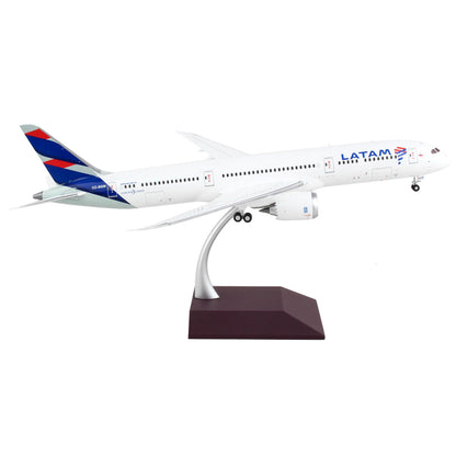 Boeing 787-9 Commercial Aircraft "LATAM Airlines" White with Blue Tail "Gemini 200" Series 1/200 Diecast Model Airplane by GeminiJets