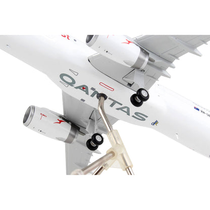 Airbus A321P2F Commercial Aircraft "Qantas Freight - Australia Post" White with Red Tail "Gemini 200" Series 1/200 Diecast Model Airplane by GeminiJets