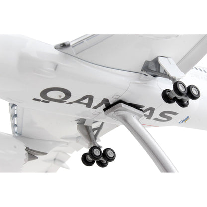 Boeing 787-9 Commercial Aircraft with Flaps Down "Qantas Airways - Spirit of Australia" White with Red Tail "Gemini 200" Series 1/200 Diecast Model Airplane by GeminiJets