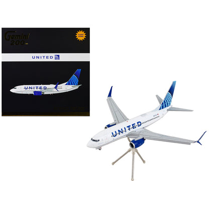 Boeing 737-700 Commercial Aircraft with Flaps Down "United Airlines" White with Blue Tail "Gemini 200" Series 1/200 Diecast Model Airplane by GeminiJets