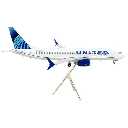 Boeing 737 MAX 8 Commercial Aircraft "United Airlines" White with Blue Tail "Gemini 200" Series 1/200 Diecast Model Airplane by GeminiJets