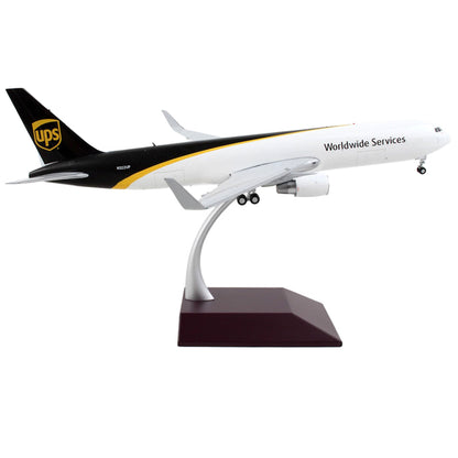 Boeing 767-300F Commercial Aircraft "UPS Worldwide Services" White with Black Tail "Gemini 200" Series 1/200 Diecast Model Airplane by GeminiJets