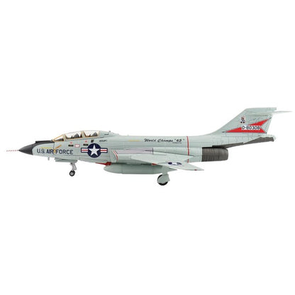 McDonnell F-101B Voodoo Fighter Aircraft "World Champs 65 62nd Fighter Squadron K. I. Sawyer Air Force Base" United States Air Force "Air Power Series" 1/72 Diecast Model by Hobby Master