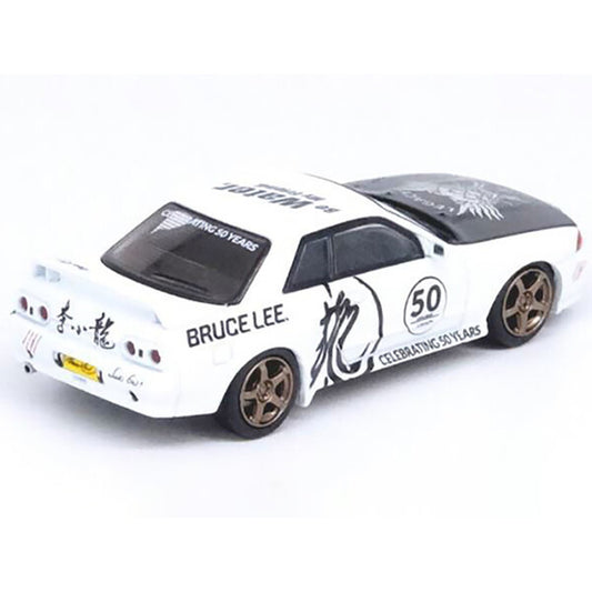 Nissan Skyline GT-R (R32) RHD (Right Hand Drive) White with Black Hood "Bruce Lee Legacy 50 Year Anniversary" 1/64 Diecast Model Car by Inno Models