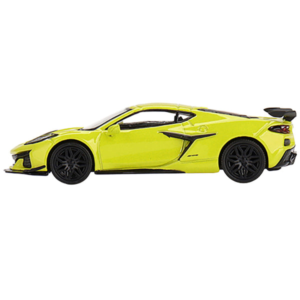 2023 Chevrolet Corvette Z06 Accelerate Yellow Limited Edition to 2400 pieces Worldwide 1/64 Diecast Model Car by True Scale Miniatures