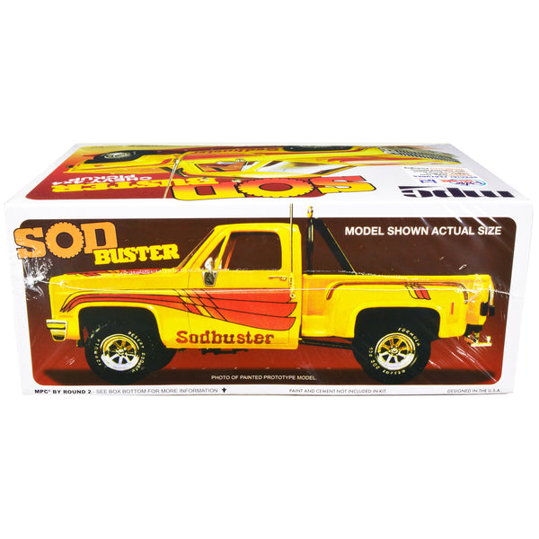 Skill 2 Model Kit 1981 Chevrolet 4x4 Stepside Pickup Truck "Sod Buster" 1/25 Scale Model by MPC